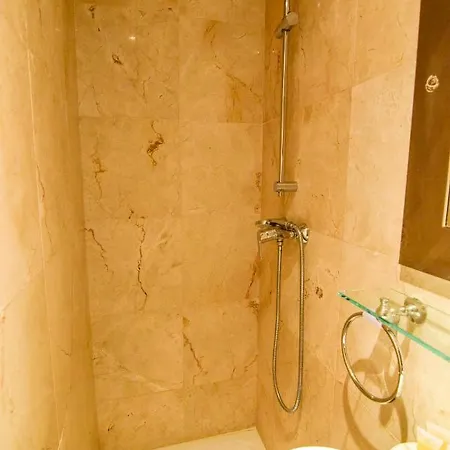 Letmalaga Lenid Apartment